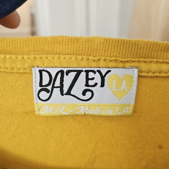 dazey la vintage style yellow love more T-shirt - Picture 2 of 2